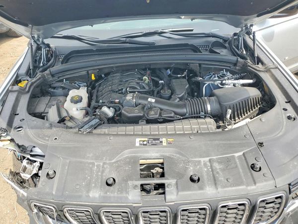 2025 JEEP CHEROKEE Laredo, Altitude — Engine bay