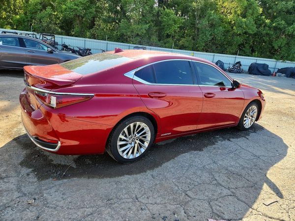 2020 LEXUS ES 300h Ultra Luxury