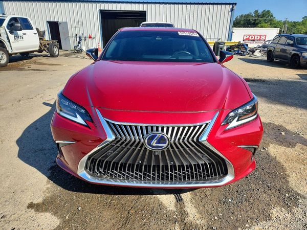 2020 LEXUS ES 300h Ultra Luxury