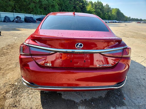 2020 LEXUS ES 300h Ultra Luxury
