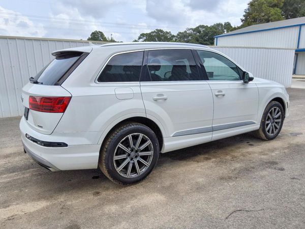 2017 AUDI Q7 quattro Premium Plus