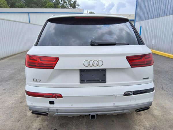 2017 AUDI Q7 quattro Premium Plus