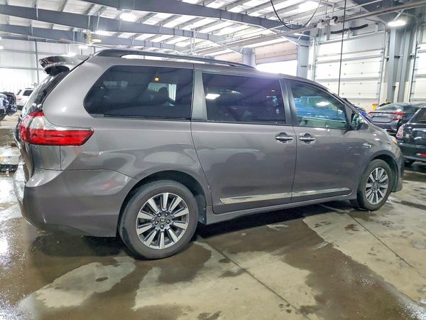 2020 TOYOTA SIENNA Q grade