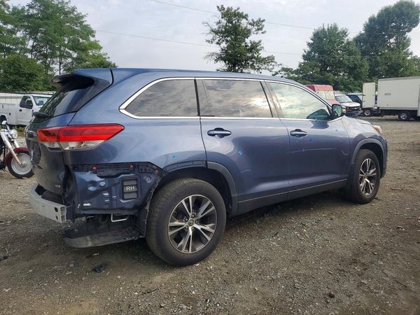 2019 TOYOTA HIGHLANDER LE/LE Plus
