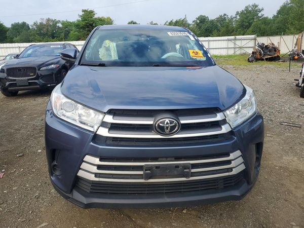 2019 TOYOTA HIGHLANDER LE/LE Plus