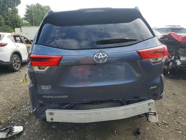 2019 TOYOTA HIGHLANDER LE/LE Plus