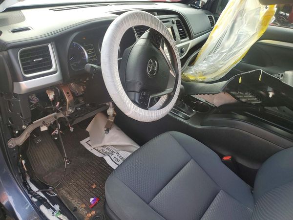 2019 TOYOTA HIGHLANDER LE/LE Plus
