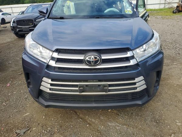 2019 TOYOTA HIGHLANDER LE/LE Plus