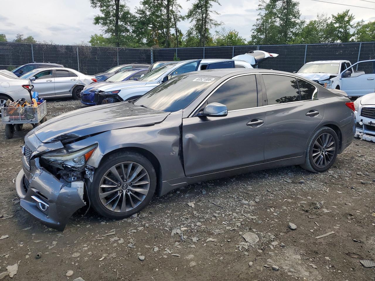 2015 INFINITI Q50