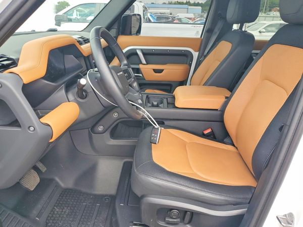 2023 LAND ROVER DEFENDER 110 X-Dynamic SE
