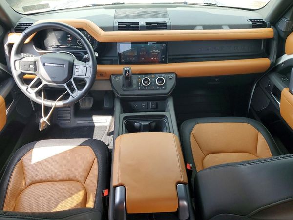 2023 LAND ROVER DEFENDER 110 X-Dynamic SE
