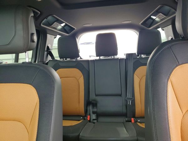 2023 LAND ROVER DEFENDER 110 X-Dynamic SE
