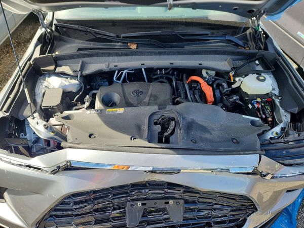 2026 TOYOTA GRAND HIGHLANDER — Engine bay