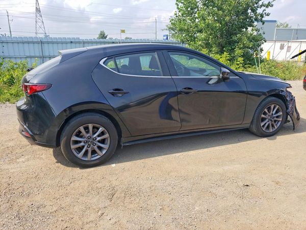 2022 MAZDA 3 Select Package