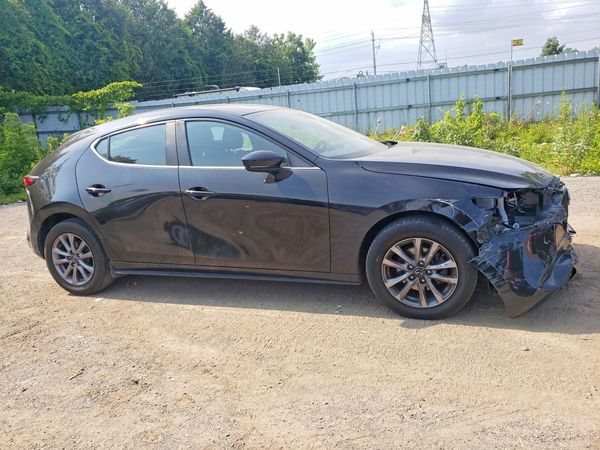 2022 MAZDA 3 Select Package