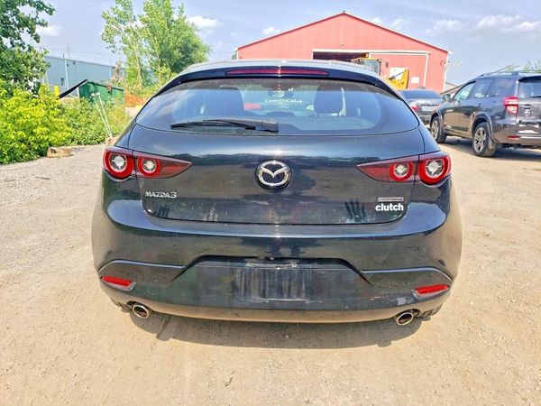 2022 MAZDA 3 Select Package