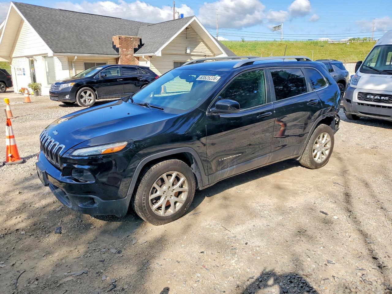 2017 JEEP CHEROKEE LATITUDE FWD