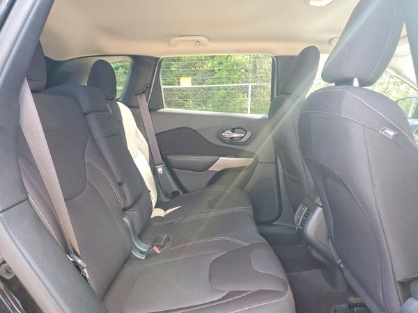 2017 JEEP CHEROKEE LATITUDE FWD