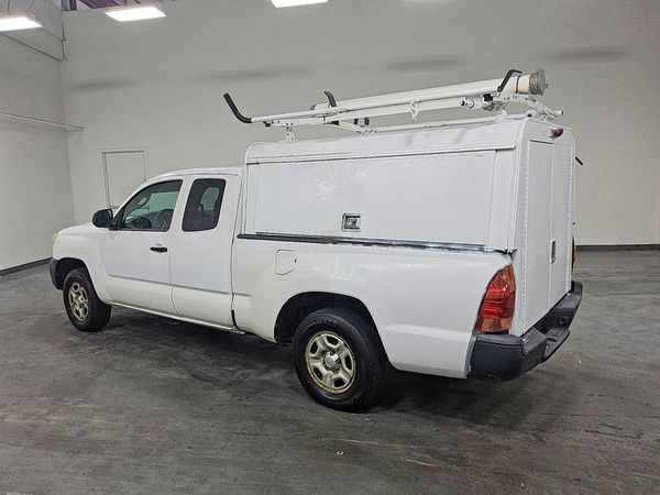 2015 TOYOTA TACOMA Delux Grade