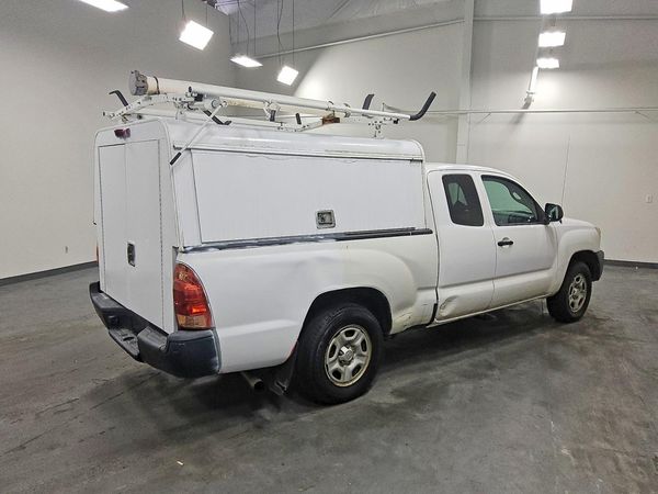 2015 TOYOTA TACOMA Delux Grade