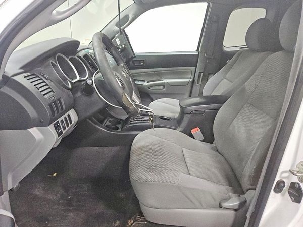 2015 TOYOTA TACOMA Delux Grade