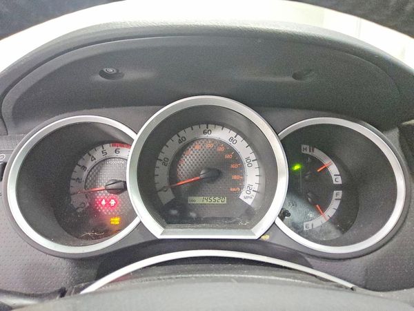 2015 TOYOTA TACOMA Delux Grade