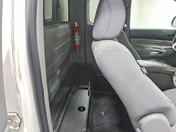 2015 TOYOTA TACOMA Delux Grade