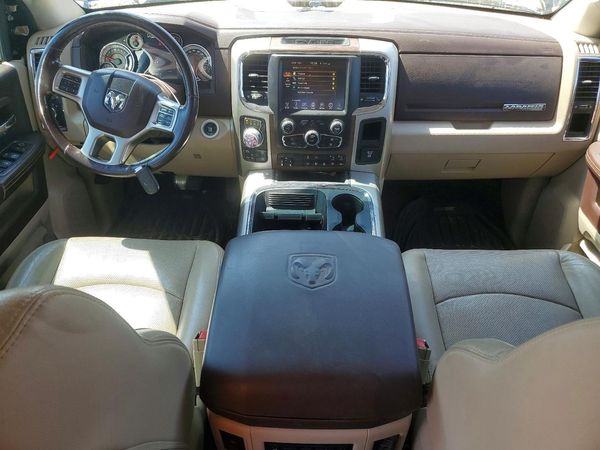 2016 RAM 1500 LARAMIE CREW CAB 4X4