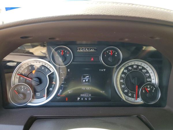 2016 RAM 1500 LARAMIE CREW CAB 4X4