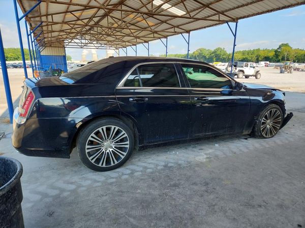 2013 CHRYSLER 300 Base/Limited