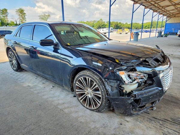 2013 CHRYSLER 300 Base/Limited