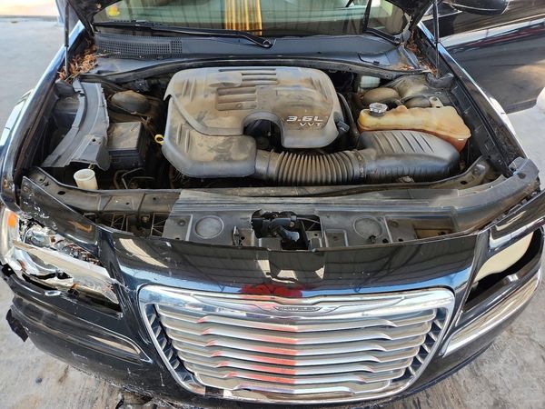 2013 CHRYSLER 300 Base/Limited