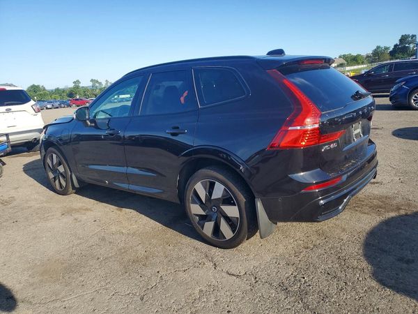 2024 VOLVO XC60 Plus Dark