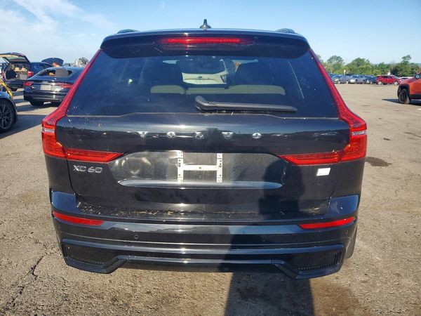 2024 VOLVO XC60 Plus Dark