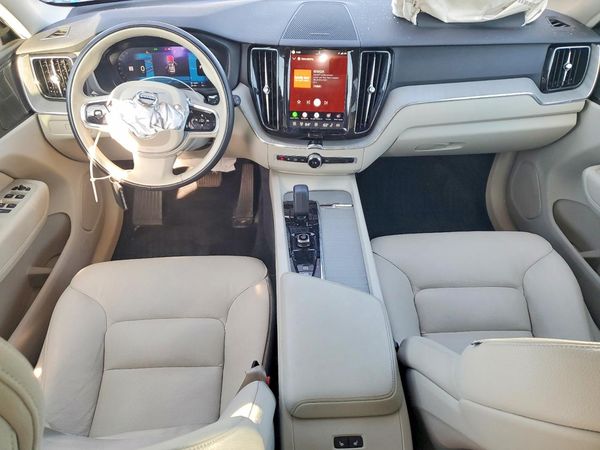 2024 VOLVO XC60 Plus Dark
