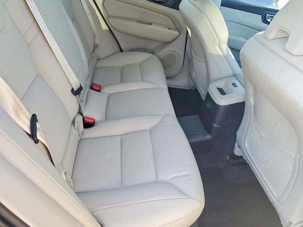 2024 VOLVO XC60 Plus Dark