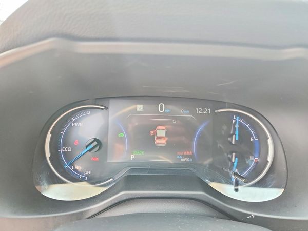2025 TOYOTA RAV4 XLE