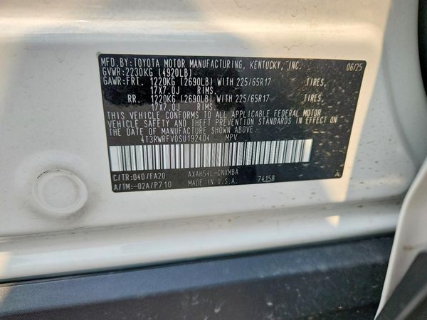 2025 TOYOTA RAV4 XLE