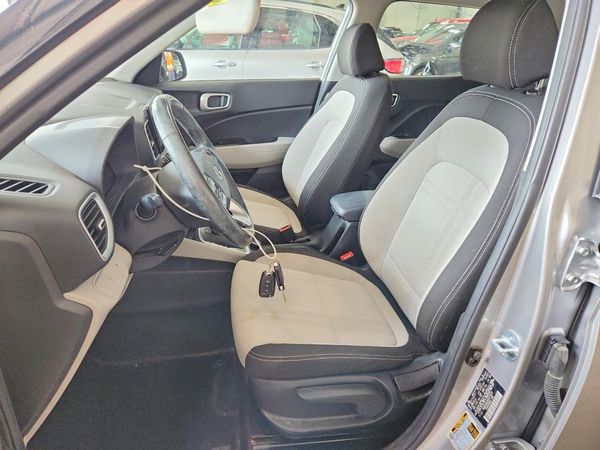 2023 HYUNDAI VENUE SEL, Limited