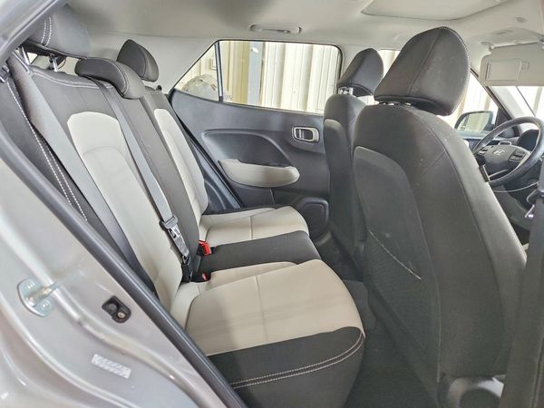2023 HYUNDAI VENUE SEL, Limited