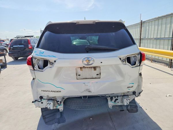 2017 TOYOTA HIGHLANDER SE/XLE