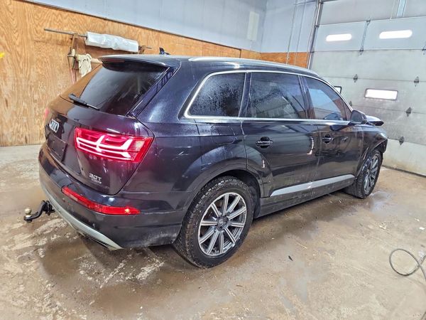 2017 AUDI Q7 quattro Premium Plus