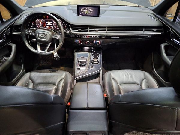 2017 AUDI Q7 quattro Premium Plus