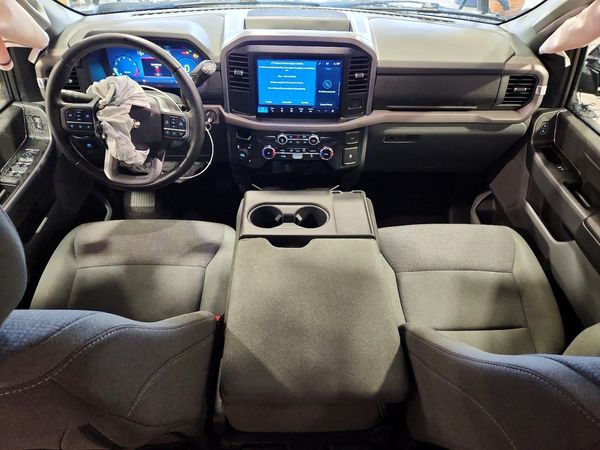 2025 FORD F150 XLT