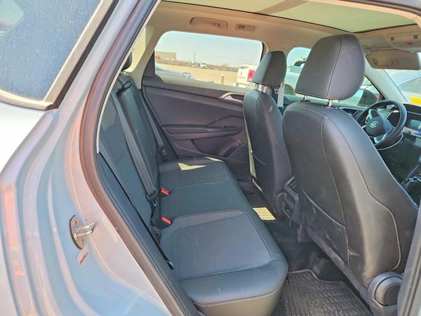 2025 VOLKSWAGEN TAOS