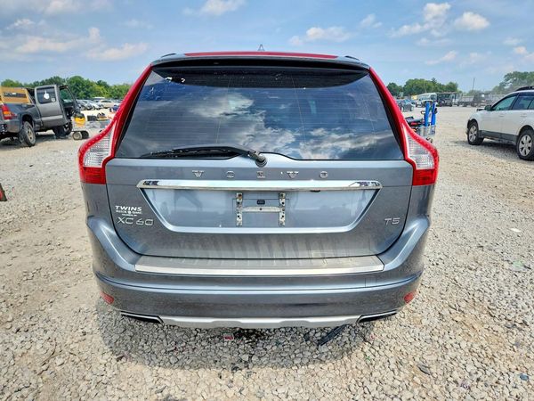 2017 VOLVO XC60 Base