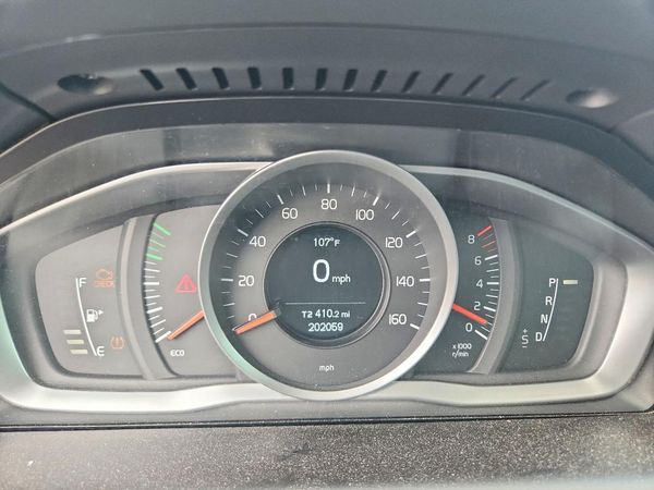 2017 VOLVO XC60 Base