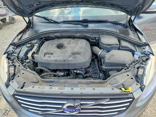 2017 VOLVO XC60 Base