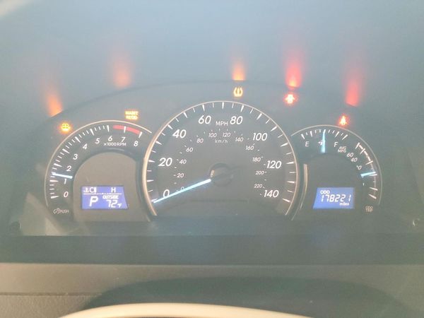 2014 TOYOTA CAMRY