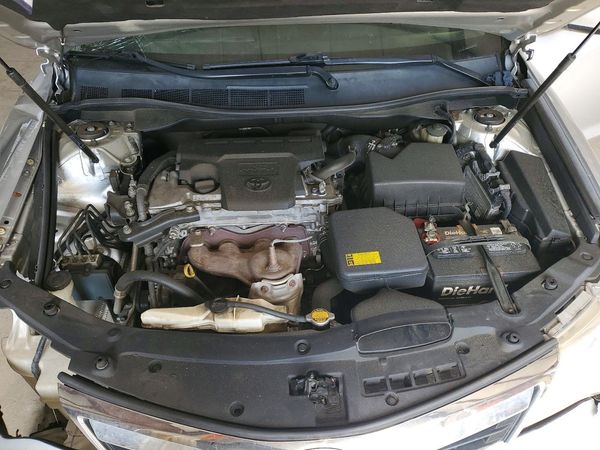 2014 TOYOTA CAMRY